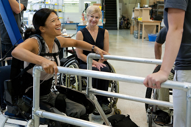 Mobility Issues are a common MS symptom where working with a physical therapist can help